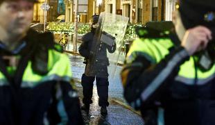 Na ulicah Dublina prisotna policija, pričakujejo nove izgrede #video