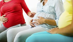 V ZDA nosečnicam svetujejo cepljenje, rizičnim osebam pa poživitveni odmerek