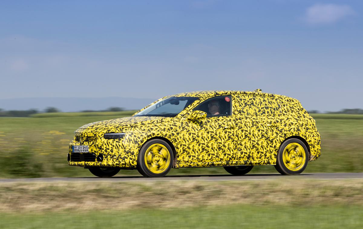 Opel astra | Proti koncu letošnjega leta bo na ceste zapeljala že enajsta generacija opel astre. | Foto Opel