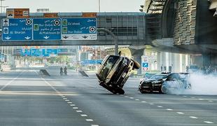 Avtomobilski šov v Dubaju: Ken Block, policijski superšportniki in boeing 747 (video)