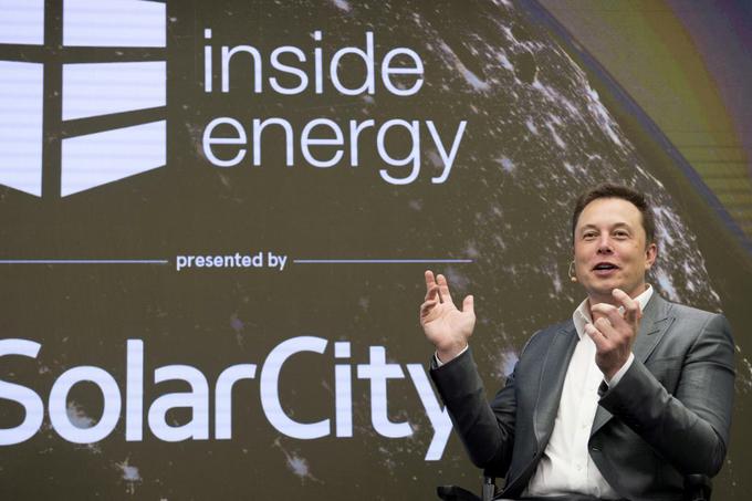 Musk je z bratrancema leta 2006 ustanovil (in skoraj v celoti financiral) energetsko družbo SolarCity, ki je danes drugi največji proizvajalec sončnih celic v Združenih državah Amerike. | Foto: Reuters