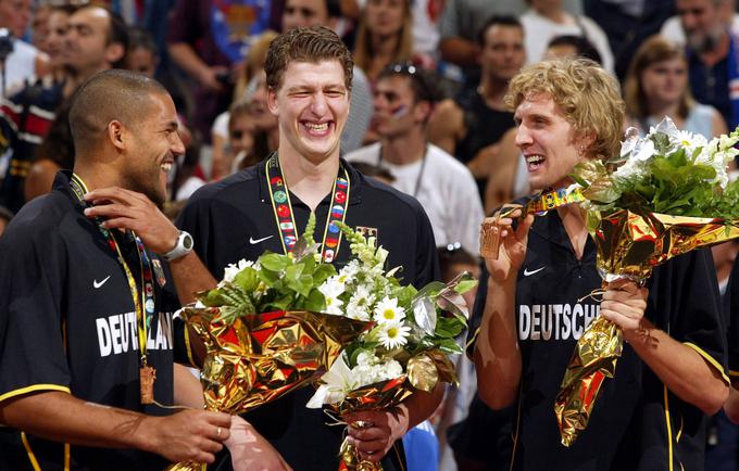 Leta 2002 so šokirali košarkarski svet, ko so v ZDA osvojili bron na svetovnem prvenstvu. | Foto: AP / Guliverimage