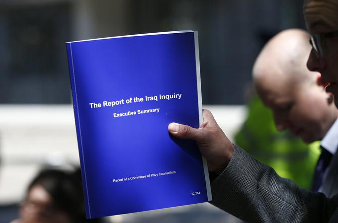Težko pričakovano poročilo razkriva številne napake Blairove vlade. | Foto: Reuters