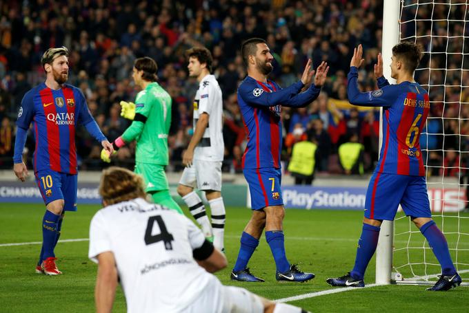 Arda Turan je za Barcelono dosegel tri zadetke in prispeval še podajo za zadetek Lionela Messija. | Foto: Reuters