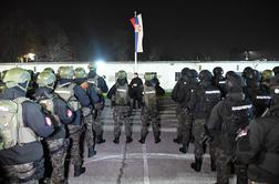 Srbski notranji minister: Policija je v povišani bojni pripravljenosti #video #foto