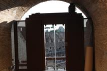 Rimski Kolosej, dvigalo