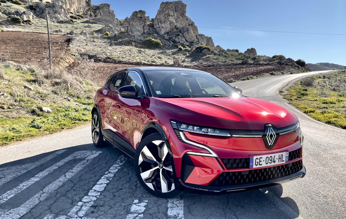Renault megane electric | Andaluzijska cesta v Španiji in novi renault megane electric, ki postaja eden najbolj dovršenih električnih avtomobilov na trgu. | Foto Gregor Pavšič