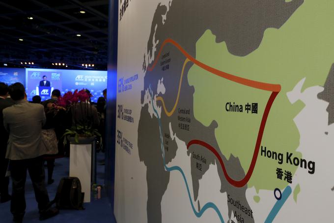 V novo kitajsko svilnato pot je vključenih več kot 70 držav, od katerih jih veliko nujno potrebuje investicije v infrastrukturo in razvoj. Načrt Kitajske je izgradnja omrežja trgovskih poti, železniških povezav, pristanišč in avtocest, ki bodo povezovale države na štirih celinah. | Foto: Reuters