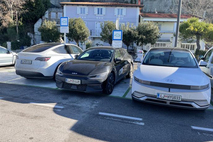 Dems električni | Tesla model Y, hyundai ioniq 5 in kia EV6 trenutno predstavljajo vrh električne ponudbe. | Foto Gregor Pavšič