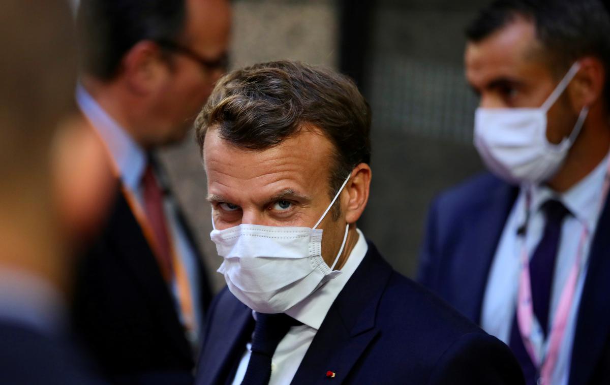 Emmanuel Macron | Macronove izjave prihajajo v času, ko v francoskem parlamentu poteka obravnava zakona, s katerim bi dostop do restavracij, kulturnih in športnih dogodkov ter javnega prevoza omogočili le cepljenim in prebolevnikom, ne pa tudi testiranim kot do zdaj. | Foto Reuters