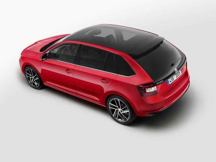 Škoda rapid in rapid spaceback - prenova Precejšno medosno razdaljo za kompaktni razred zaznamuje še značilna bočna linija, ki predstavlja mejo med svetlimi in osenčenimi karoserijskimi površinami. Prenova pa je prinesla še nove dizajne litih platišč velikosti 15, 16 in 17 palcev. | Foto: Škoda