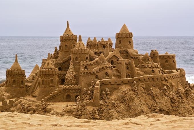 pesek morje gradovi plaža poletje | Foto: 