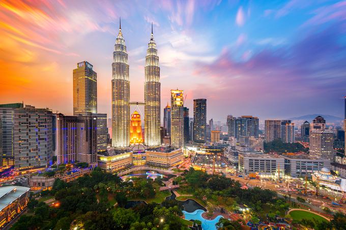 Lani so v Maleziji zaznali velik padec deleža mobilnih naprav z operacijskim sistemom iOS - v tej državi je Android lani dosegel največji odstotek rasti. Na fotografiji: malezijska prestolnica Kuala Lumpur. | Foto: Thinkstock