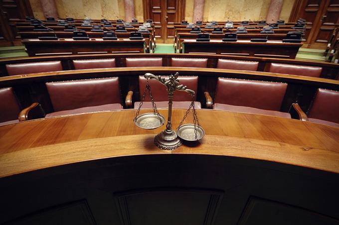 pravni nasvet sodna dvorana tehtnica | Foto: Thinkstock