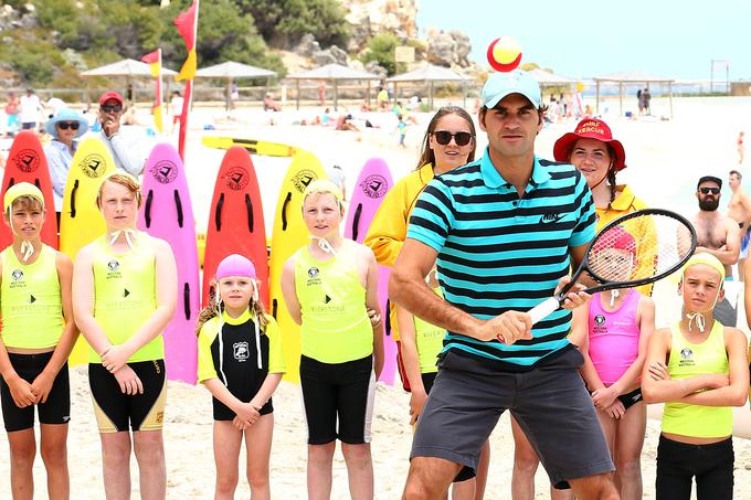 Bogato znanje je na plaži razkazoval mladim ljubiteljem tenisa. | Foto: Guliverimage/Getty Images