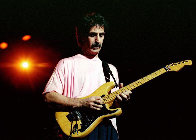 Zappa je bil glasbeni genij brez primere, vrhunski komponist, kitarist in satirik, ki ga je kar razganjalo od spontanih idej. | Foto: 