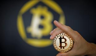 Bitcoin v rekordnih višavah, je z njim še mogoče obogateti? 