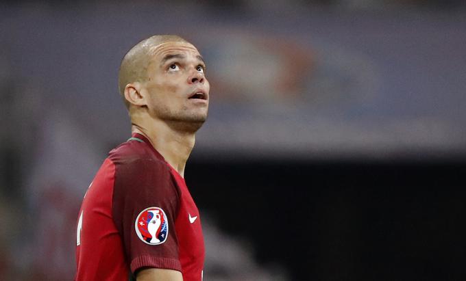 Pepe je že vrsto let steber obrambe Portugalske in madridskega Reala. | Foto: 