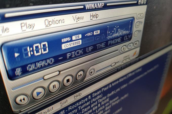 Velik adut Winampa je bil in še vedno je njegov preprost, logičen in takoj dostopen uporabniški vmesnik. Odveč ni niti en gumb.  | Foto: Matic Tomšič