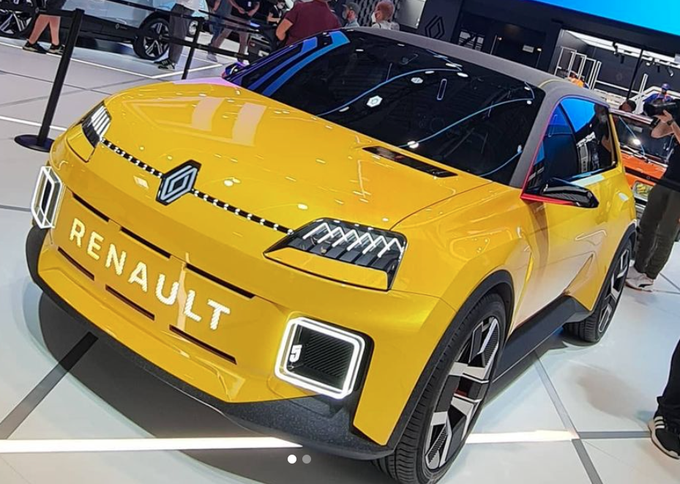 Prihod v Ženevo je napovedal Renault. Bodo tam pokazali električno "petko"? | Foto: Instagram Gilles Vidal
