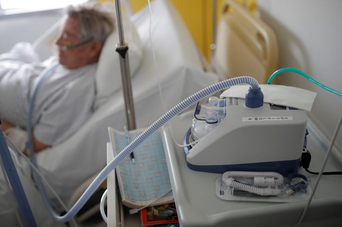 ventilator | Primer ventilatorja za pomoč pri dihanju v francoski bolnišnici.  | Foto Reuters