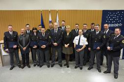 Policija podelila medalje sedemnajstim junakom (foto)
