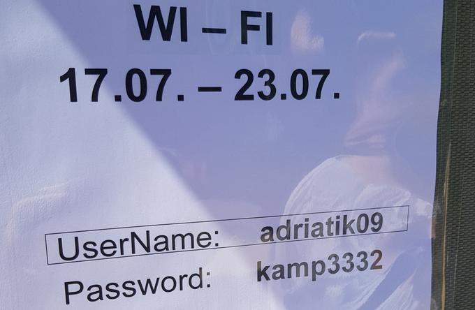Primer podatkov za prijavo v brezžično internetno omrežje v enem od počitniških kampov na Hrvaškem.  | Foto: Matic Tomšič