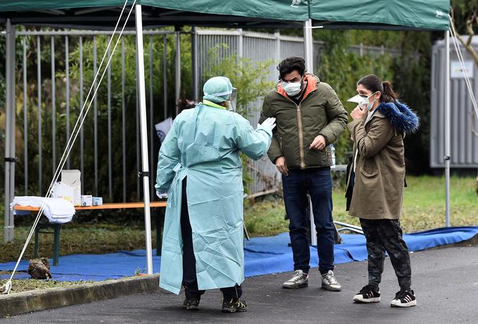 Zaradi izbruha covid-19 v Italiji vse več držav po svetu državljanom Italije prepoveduje vstop. | Foto: Reuters
