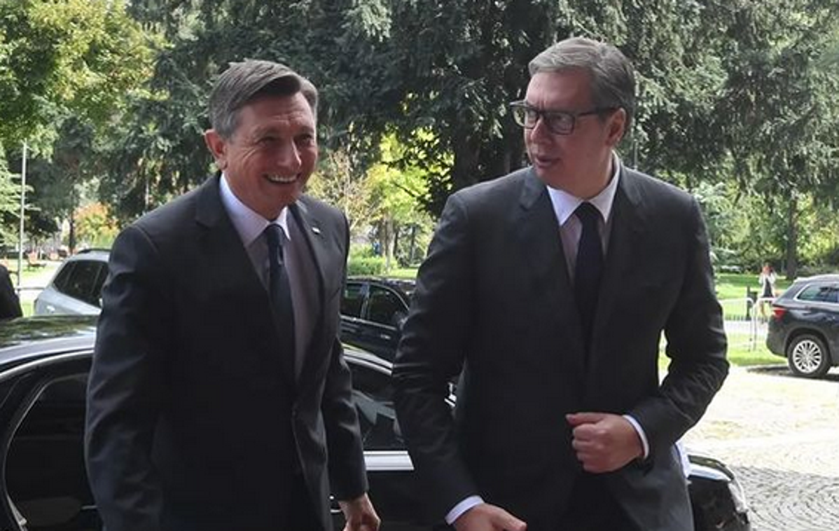 Borut Pahor in Aleksandar Vučić | Predsednika sta govorila o vseh pomembnih vprašanjih za uspeh pobude Brdo−Brioni glede dveh ciljev, ki sta bila v ospredju v minulih enajstih letih. To sta evropska perspektiva Zahodnega Balkana ter mir, stabilnost in razvoj te regije. | Foto STA
