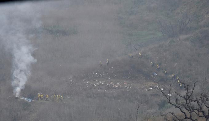 Helikopter se je zaletel v hrib in eksplodiral. | Foto: Reuters
