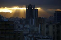 V tretji najvišji zgradbi v Venezueli za 23 evrov na mesec. Če si skvoter. (foto)