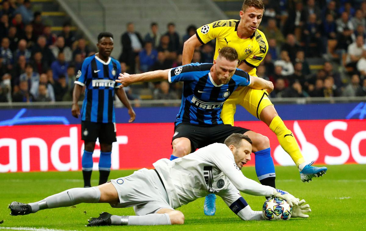 Samir Handanović | Samir Handanović v akciji na tekmi proti Borussii Dortmund. | Foto Reuters