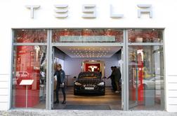 Uradno: Tesla prihaja v Ljubljano, to sta dva oglasa za delo