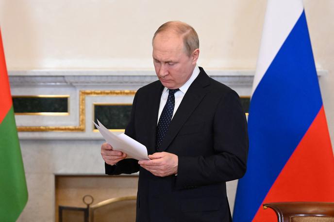 Vladimir Putin | Ruski predsednik Vladimir Putin želi zadnje čase čim bolj razširiti rusko vplivno območje, zaradi česar so številne ruske sosede vse bolj zaskrbljene. | Foto Reuters