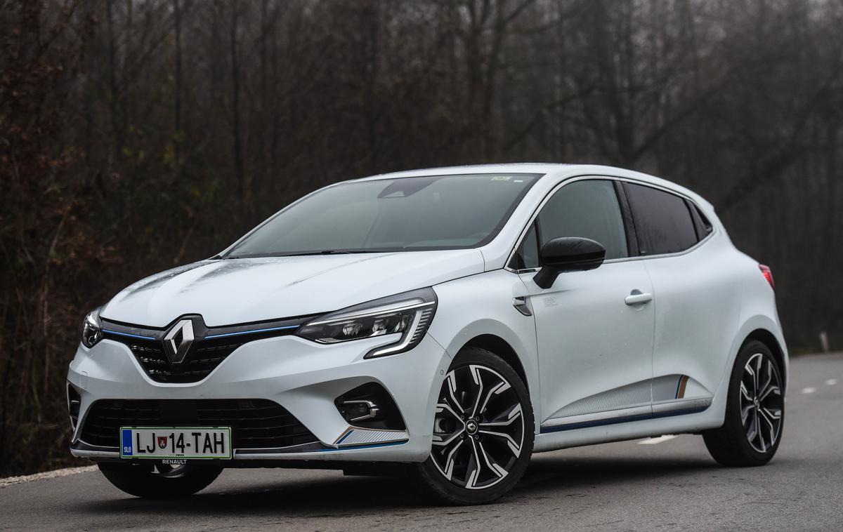 Renault clio e-tech hybrid | Razen po napisih Hybrid in E-tech se testni clio ne razlikuje od nedavno preizkušenega TCe 130 initiale paris. | Foto Gašper Pirman