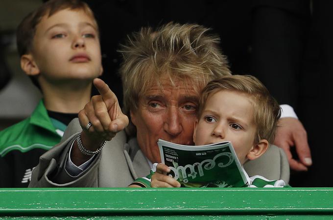 Rod Stewart je strasten navijač Celtica. | Foto: Reuters