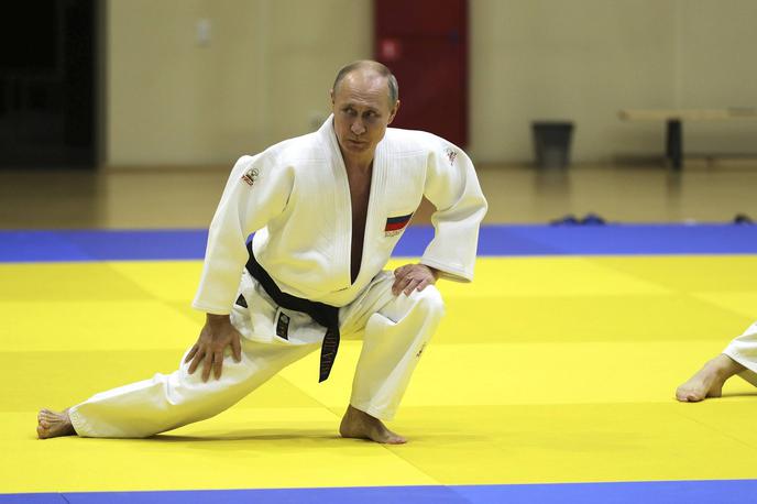 Vladimir Putin | Vladimirju Putinu so se odrekli tudi judoisti.  | Foto Guliverimage