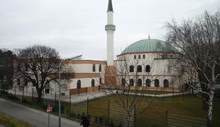 Avstrijsko sodišče zaprtje mošej razglasilo za nezakonito