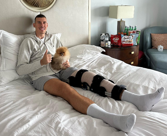 Avgusta je prestal operacijo sprednje križne vezi na levem kolenu. | Foto: Instagram