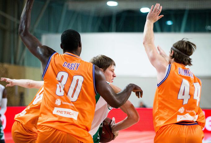 Košarkarji Helios Suns so dvakrat vodili celo s 13 točkami razlike in bili večji del tekme v ospredju. | Foto: Vid Ponikvar