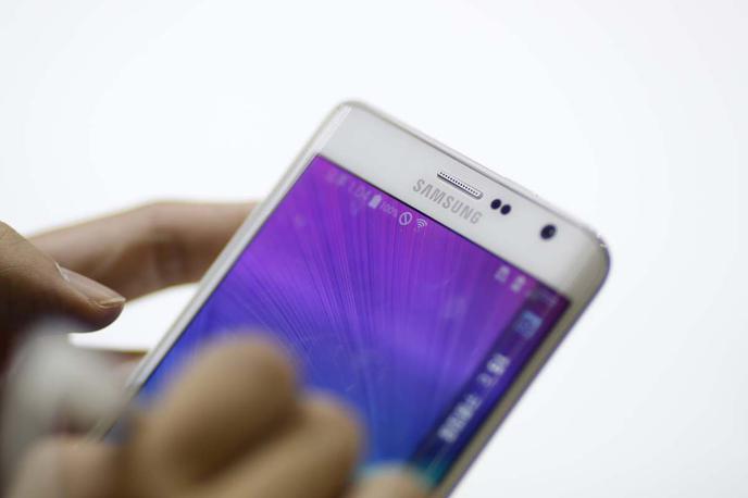 Samsung telefon | Foto Reuters