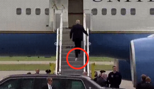 Nova prigoda Donalda Trumpa: poglejte, kaj je odnesel na letalo