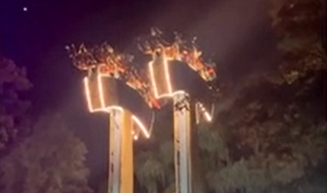 Nova okvara v zabaviščnem parku: gostje znova viseli z glavo navzdol #video