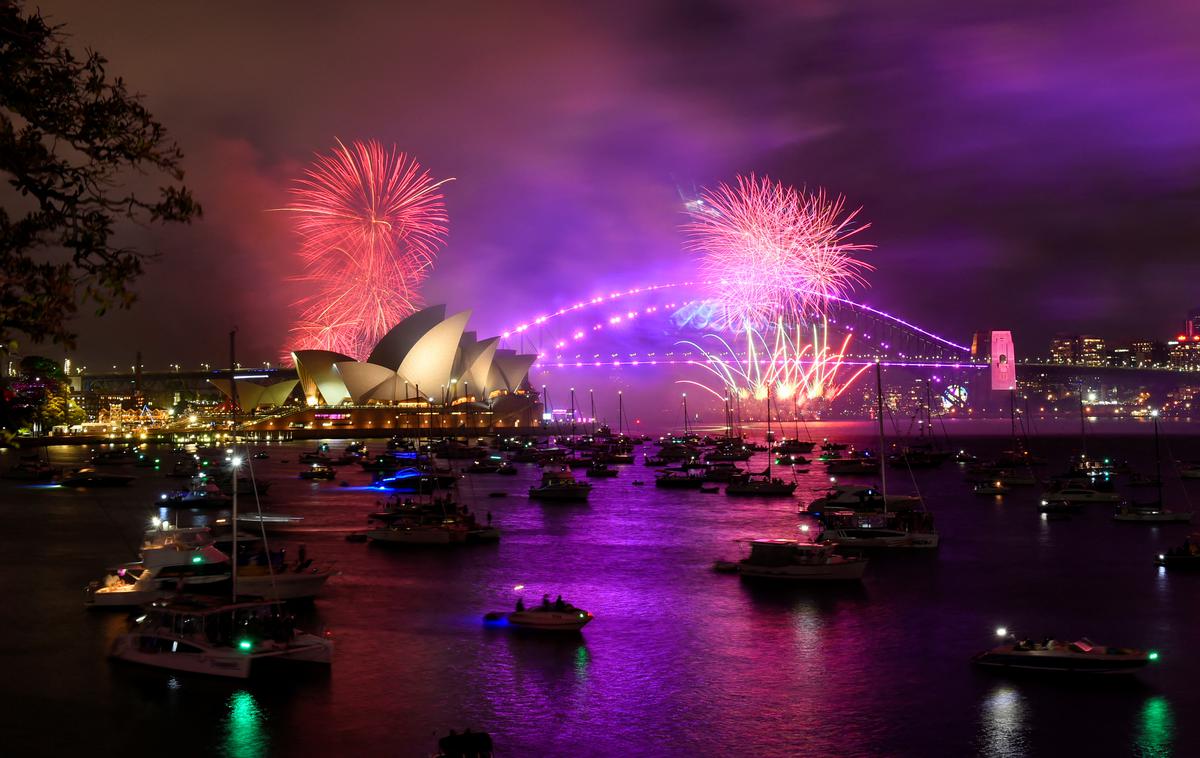 Novo leto 2023 | Polnoč je odbila tudi že v Avstraliji, fotografija je iz Sydneyja. | Foto Reuters