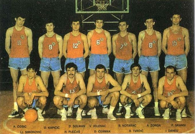 Pred slovesom od jugoslovanske reprezentance. | Foto: FIBA