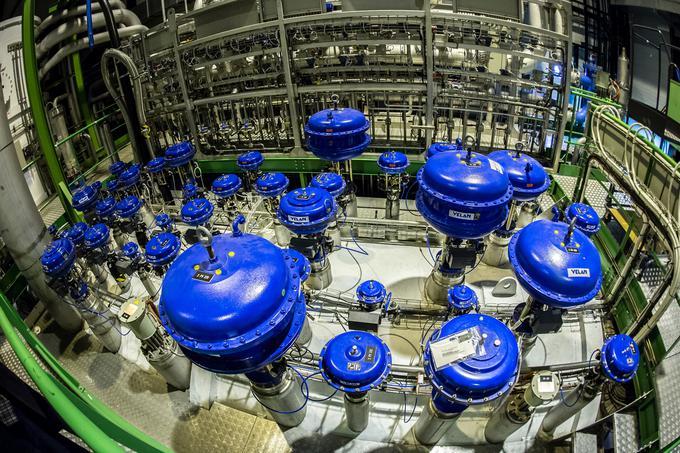 Tehnologije ohlajanja (čim bližje absolutni ničli) so ključne za učinkovitost tako zdajšnjega kot bodočega trkalnika subatomskih delcev. | Foto: CERN