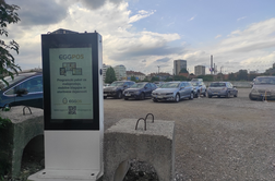 Kje v prestolnici še vedno lahko parkiramo poceni, tudi električna vozila?