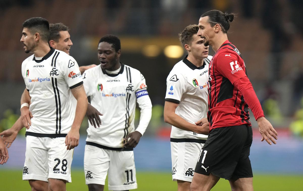 Milan Spezia | Zlatan Ibrahimović in soigralci Milana so si doma privoščili spodrsljaj in izgubili s Spezio. | Foto Guliverimage
