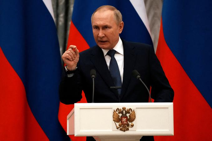 Putin je ocenil, da določeni Macronovi predlogi "predstavljajo osnovo za nadaljnje korake" v smeri umiritve ukrajinske krize. Podrobnosti ni razkril. | Foto: Reuters