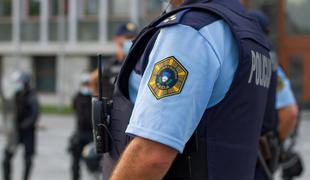Vlada na mejo pošilja dodatne policiste